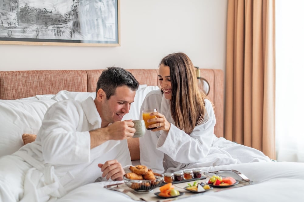 客室内のダイニングエリア