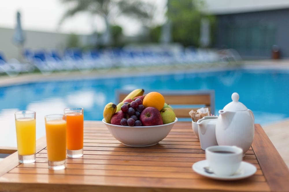 プールサイドバー