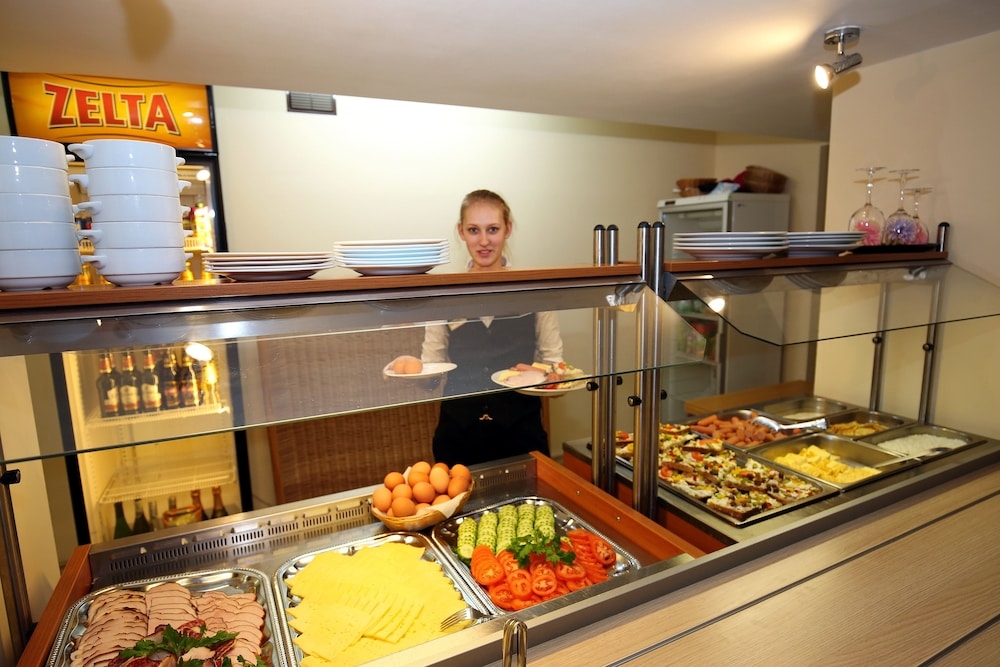 朝食ビュッフェ