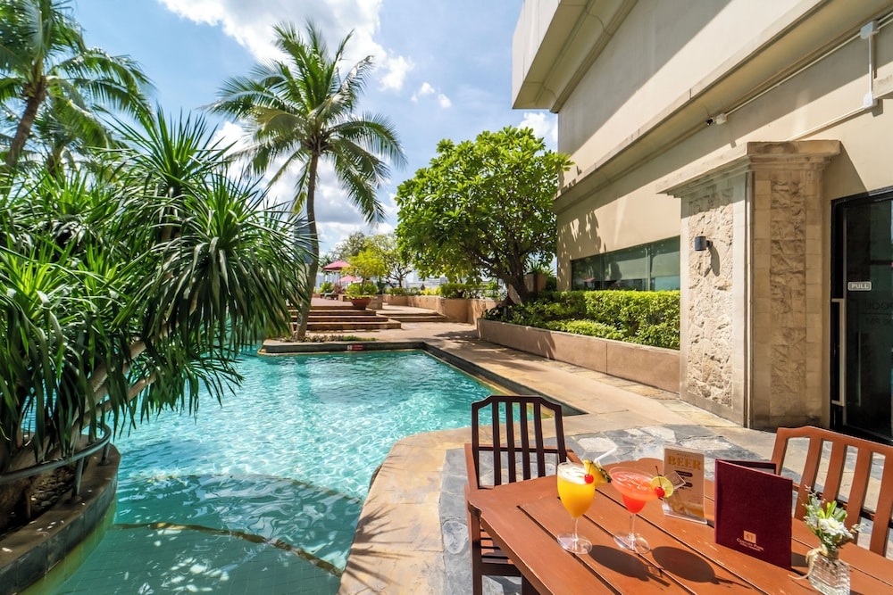 プールサイドバー