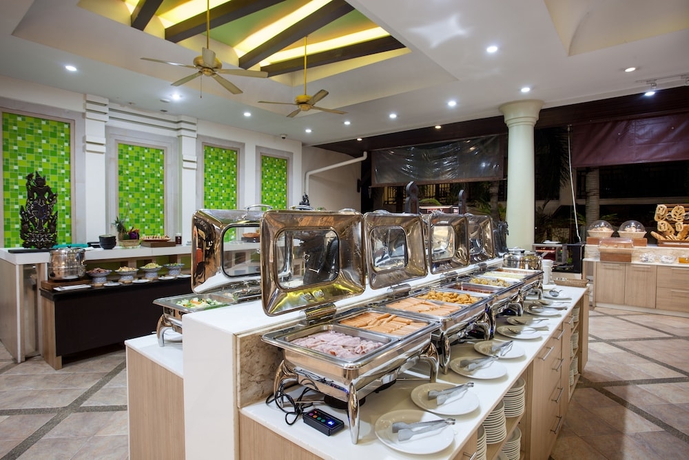 朝食ビュッフェ