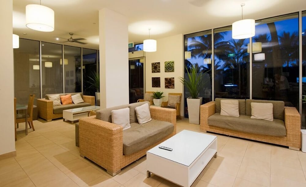 ロビーラウンジ