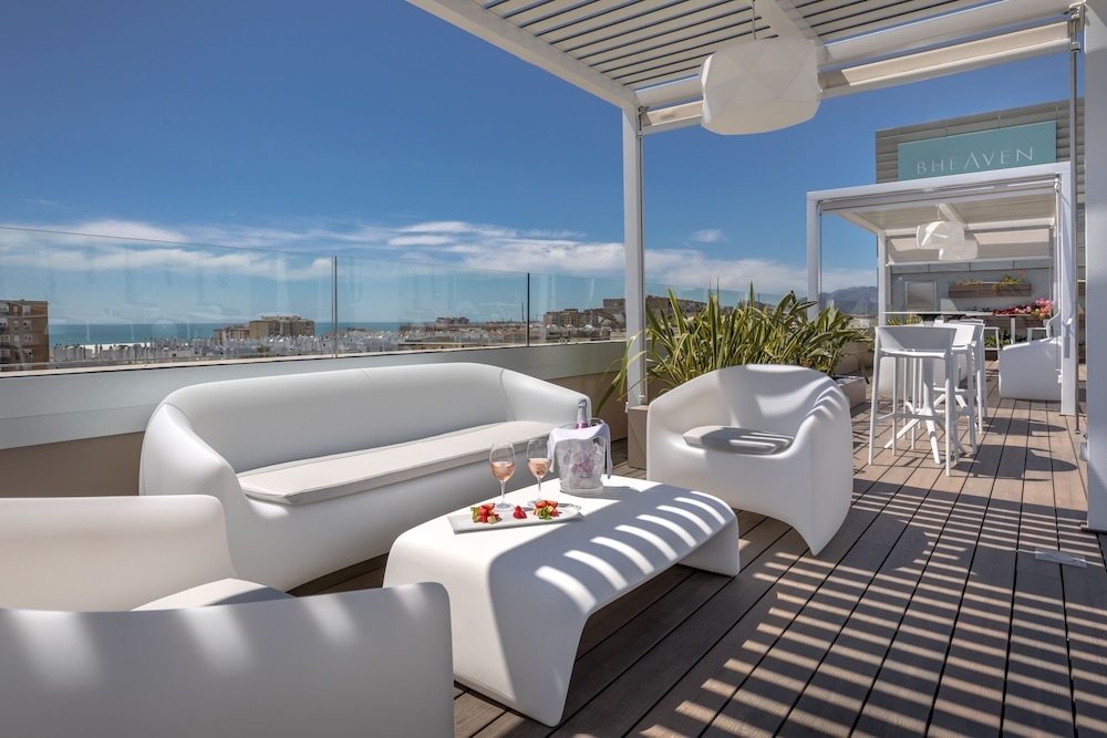 プールサイドバー