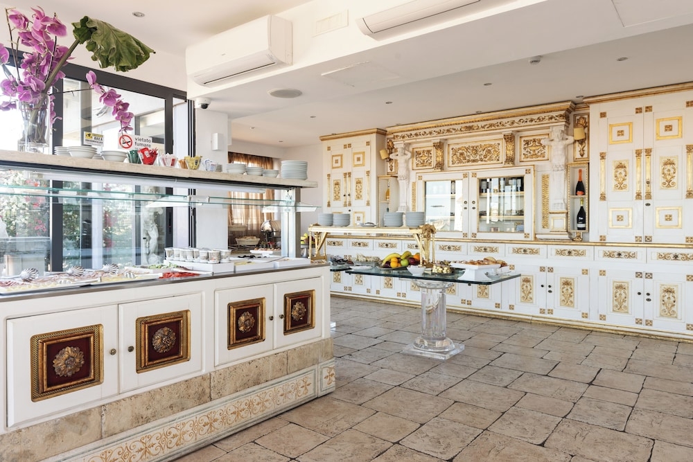 朝食ビュッフェ