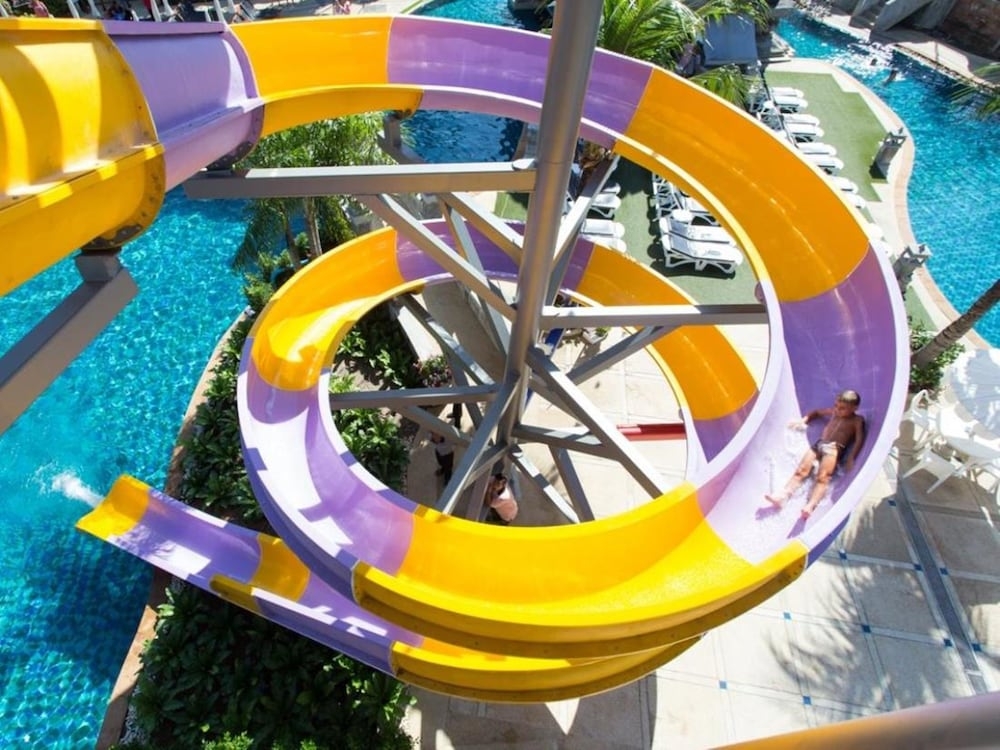 ウォータースライド