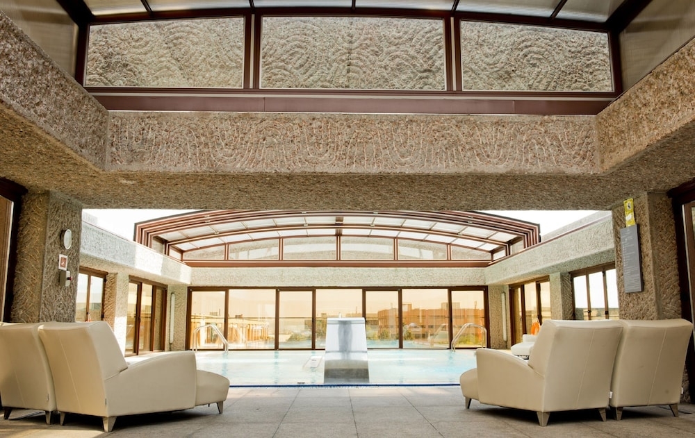 屋内 / 屋外プール