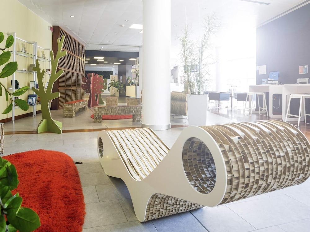 ロビー応接スペース