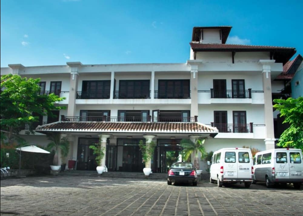 RV またはトラック用駐車場