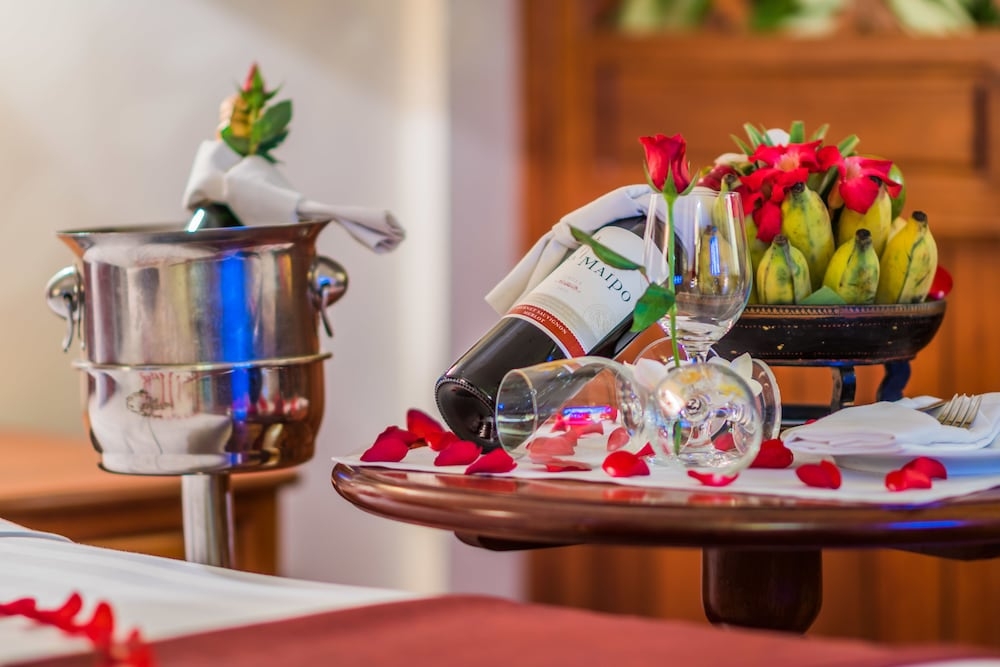 客室内のダイニングエリア