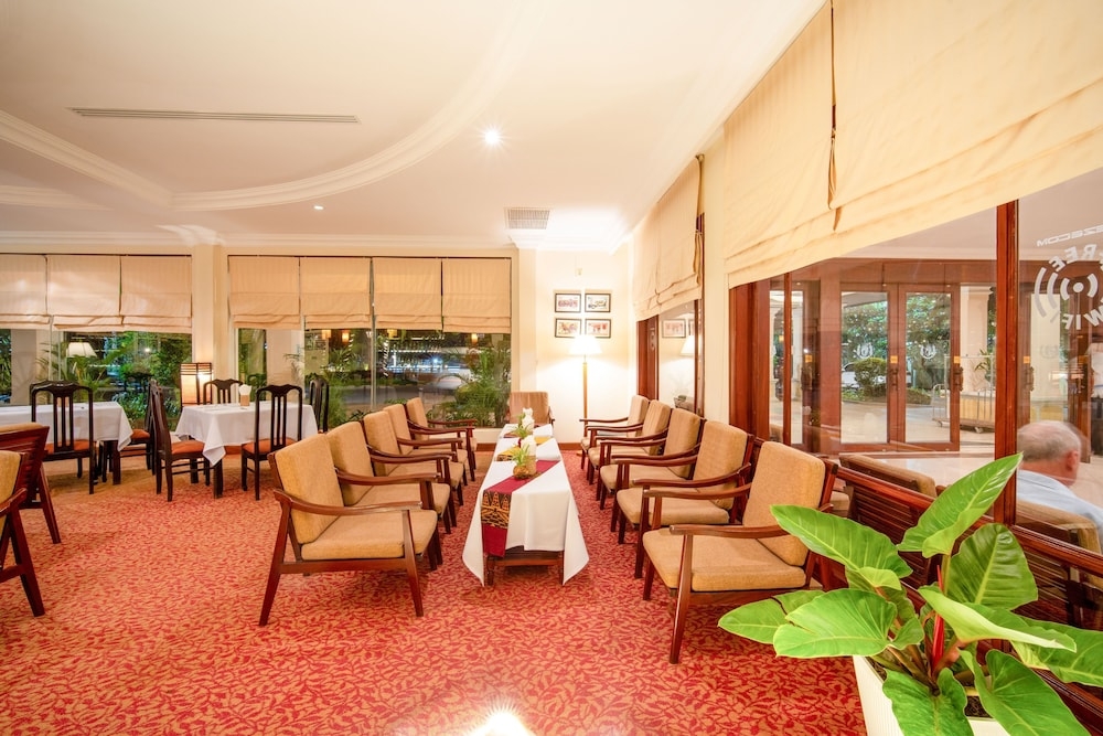 ロビー応接スペース