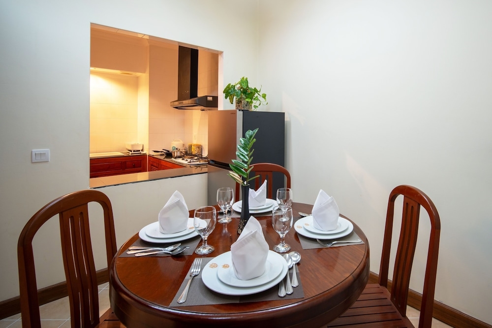 客室内のダイニングエリア