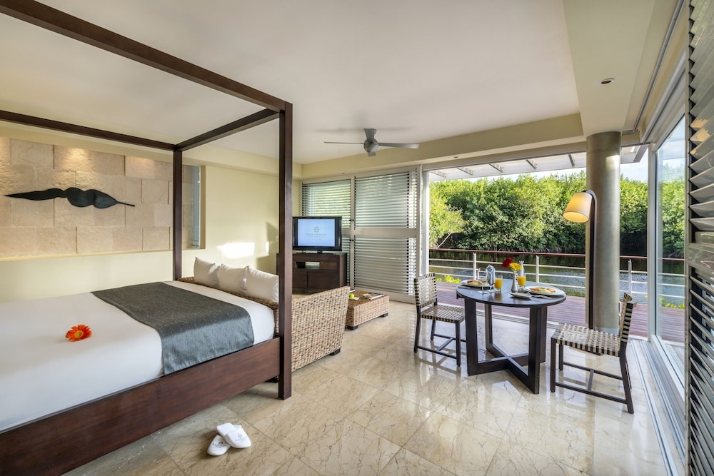 客室内のダイニングエリア