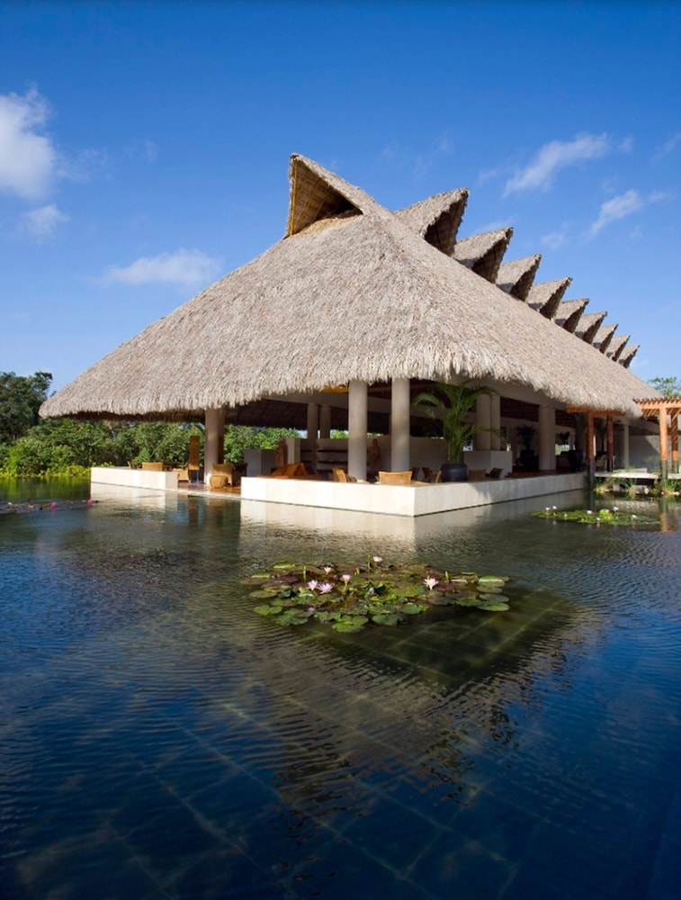 ロビー応接スペース