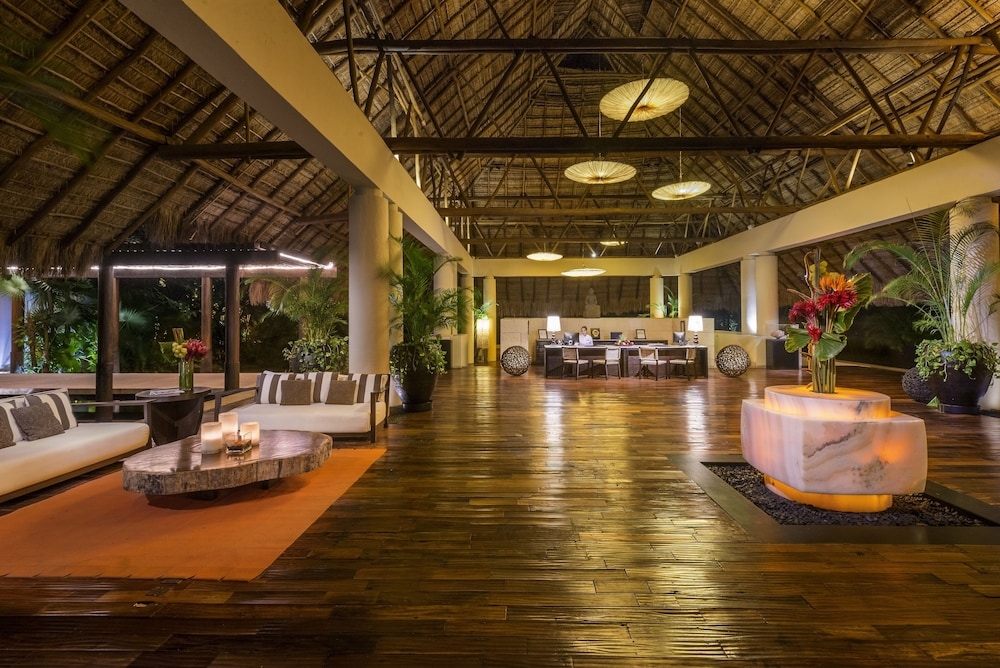 ロビー応接スペース