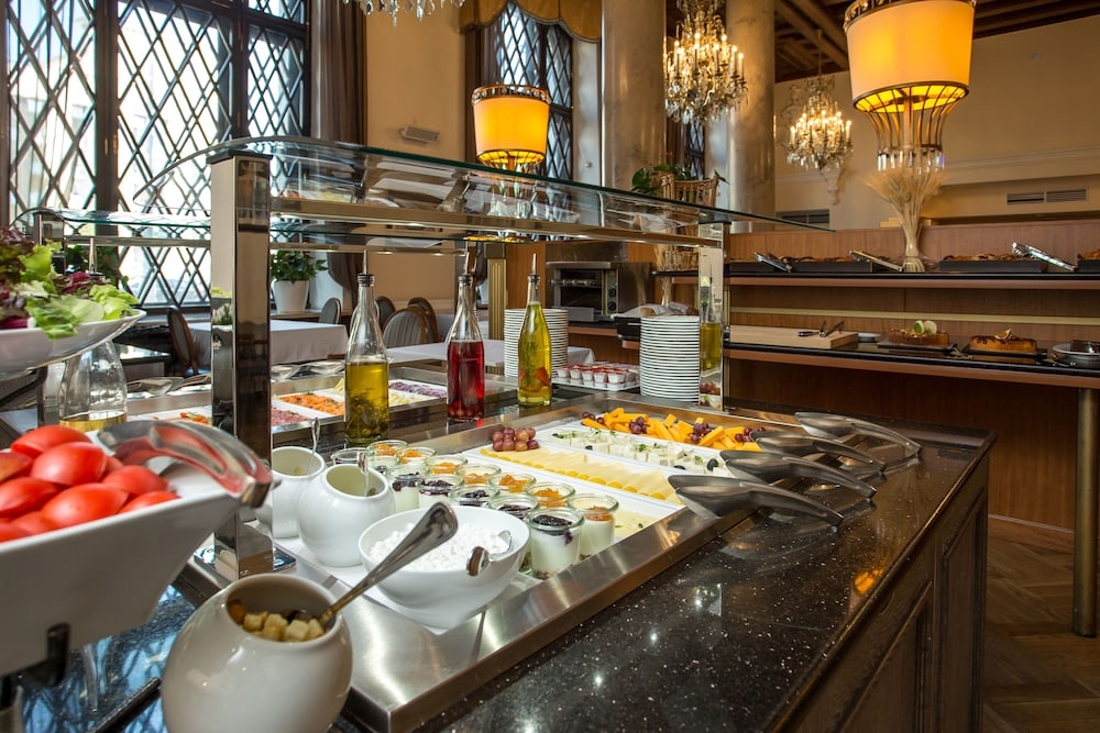 朝食ビュッフェ