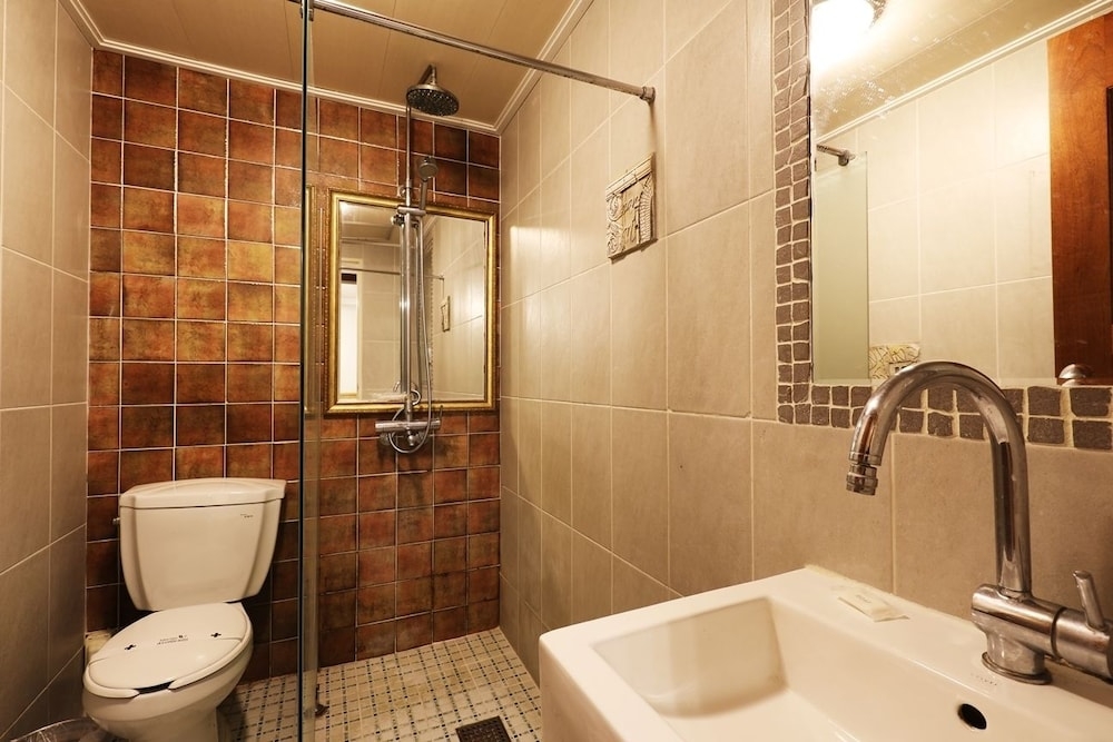 バスルームのシャワー