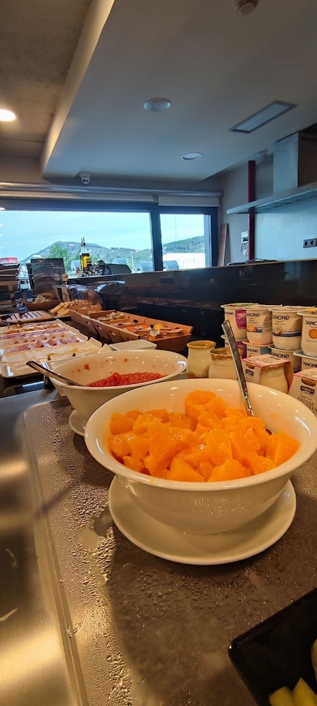 朝食ビュッフェ