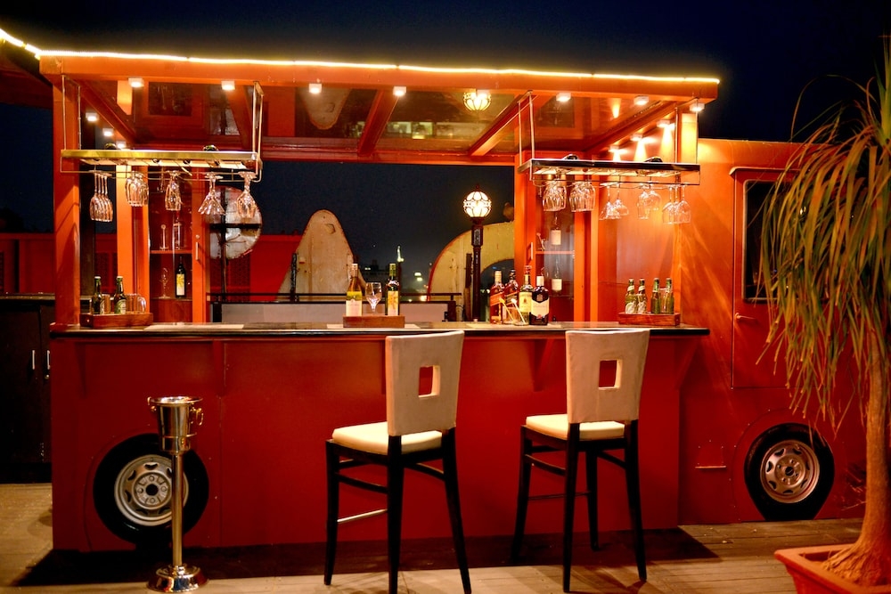 プールサイドバー