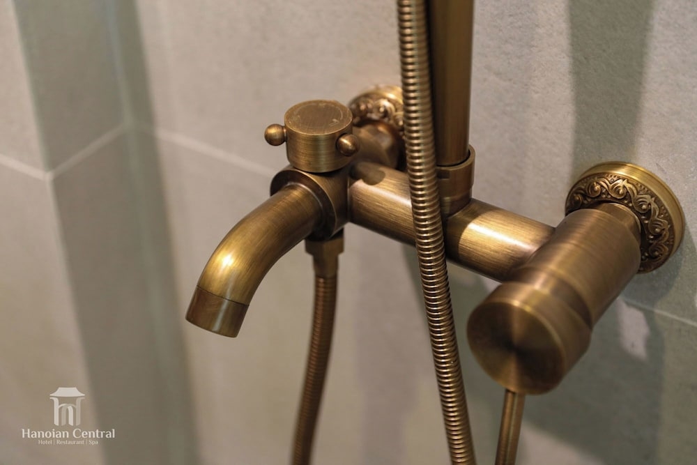 バスルームのシャワー