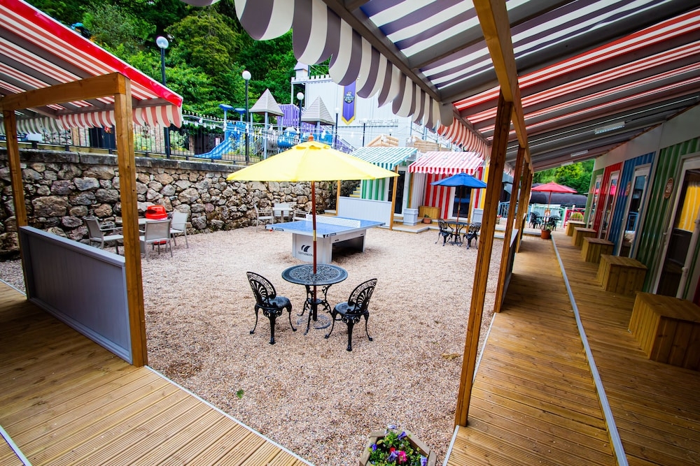 子供用の遊び場 - 屋外