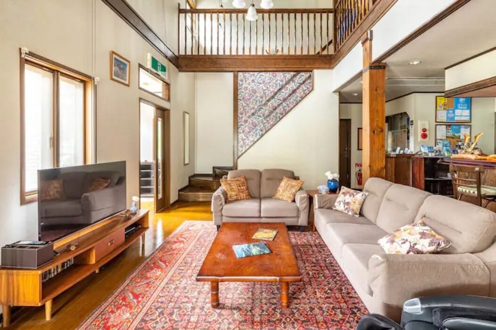 ロビーラウンジ