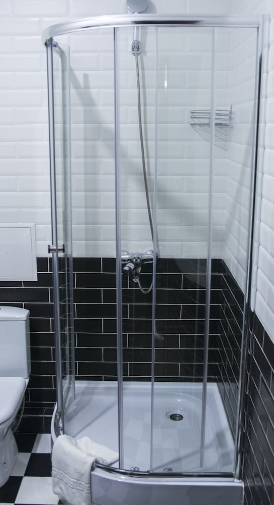 バスルームのシャワー