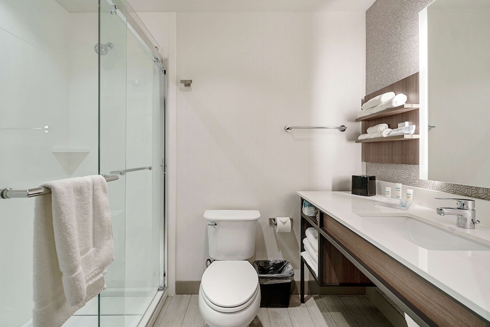 バスルームのシャワー