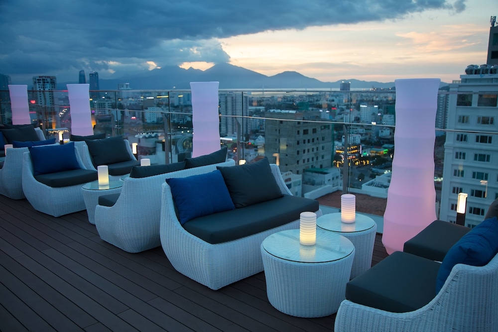 プールサイドバー