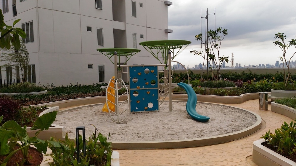 子供用の遊び場 - 屋外