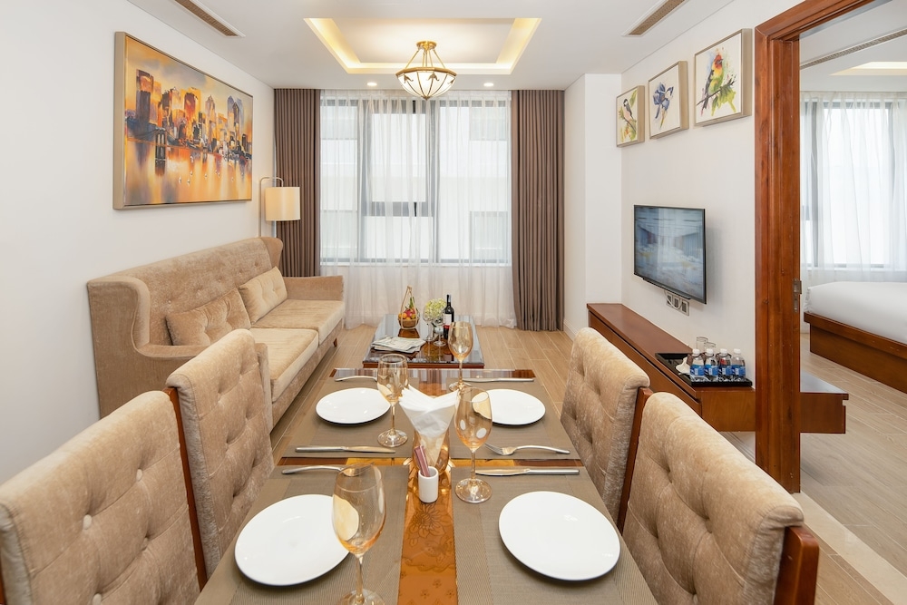 客室内のダイニングエリア