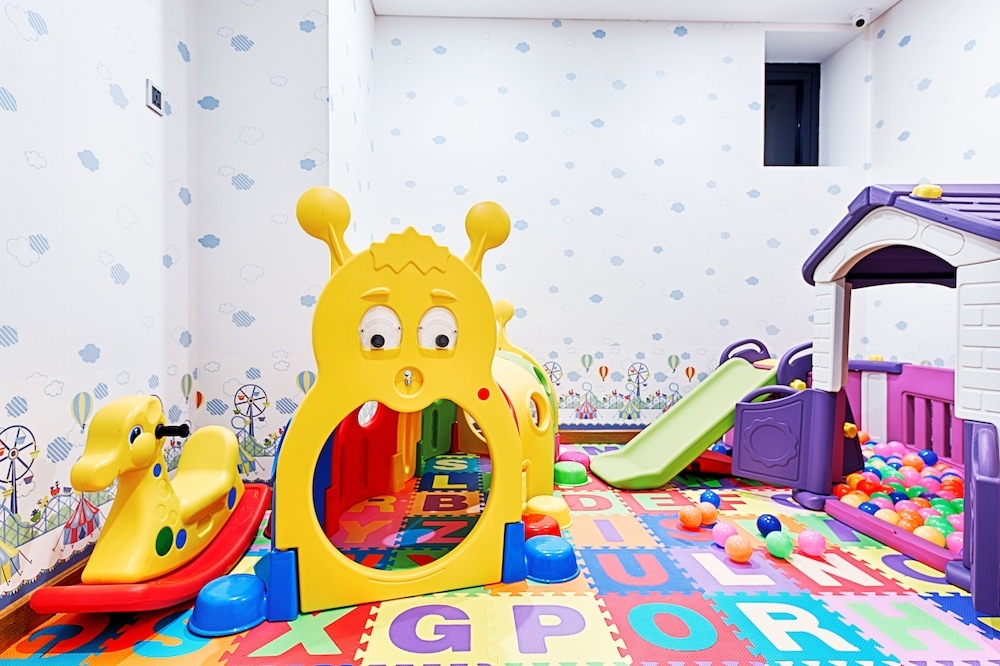 子供用の遊び場 - 屋内