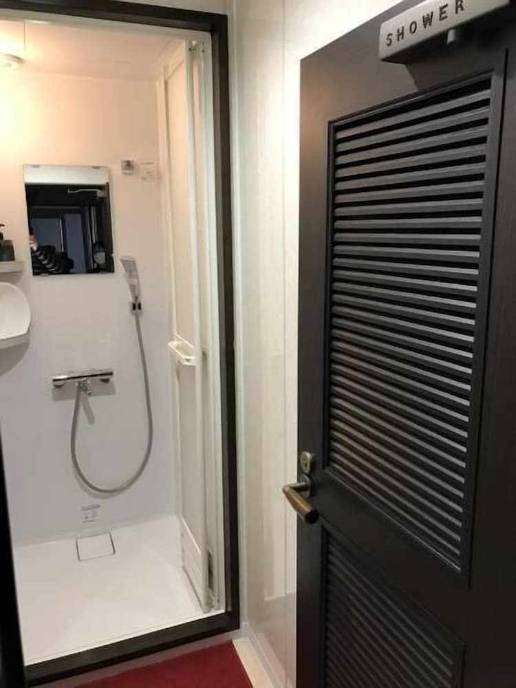 バスルームのシャワー