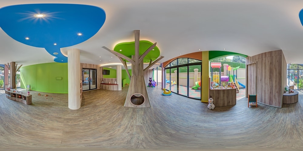 子供用の遊び場 - 屋外