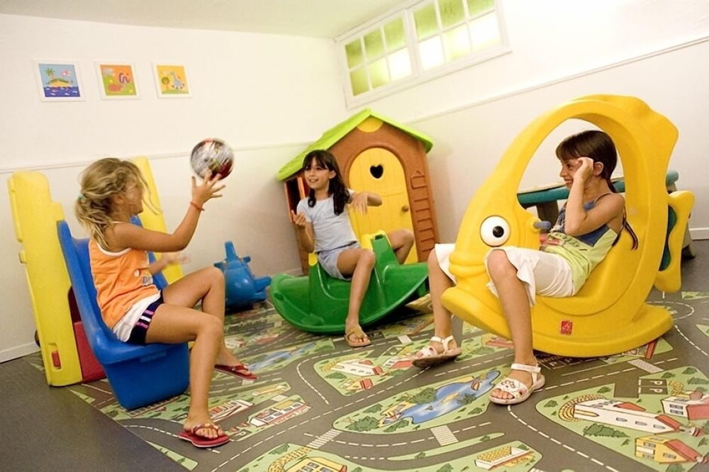 子供用の遊び場 - 屋内