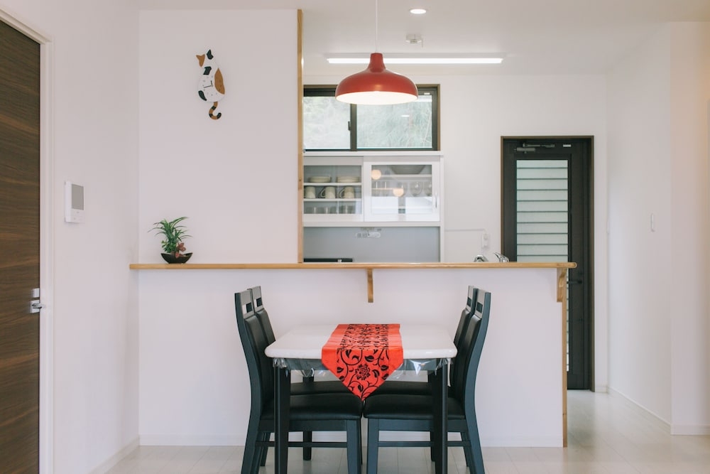 客室内のダイニングエリア