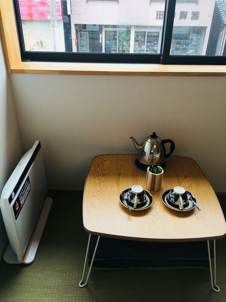 客室内のダイニングエリア