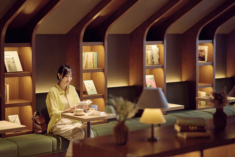 ロビーラウンジ