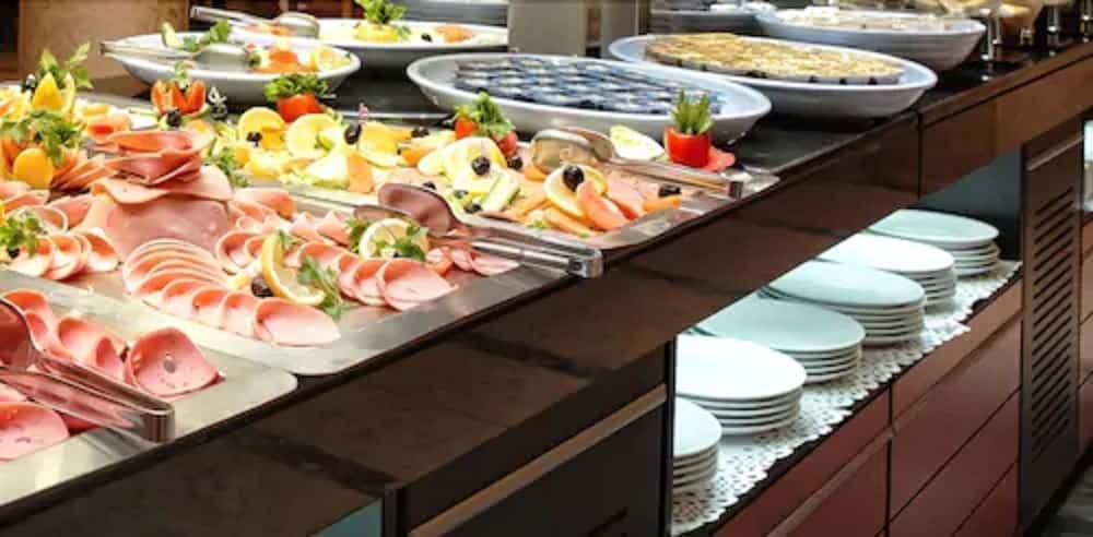 朝食ビュッフェ