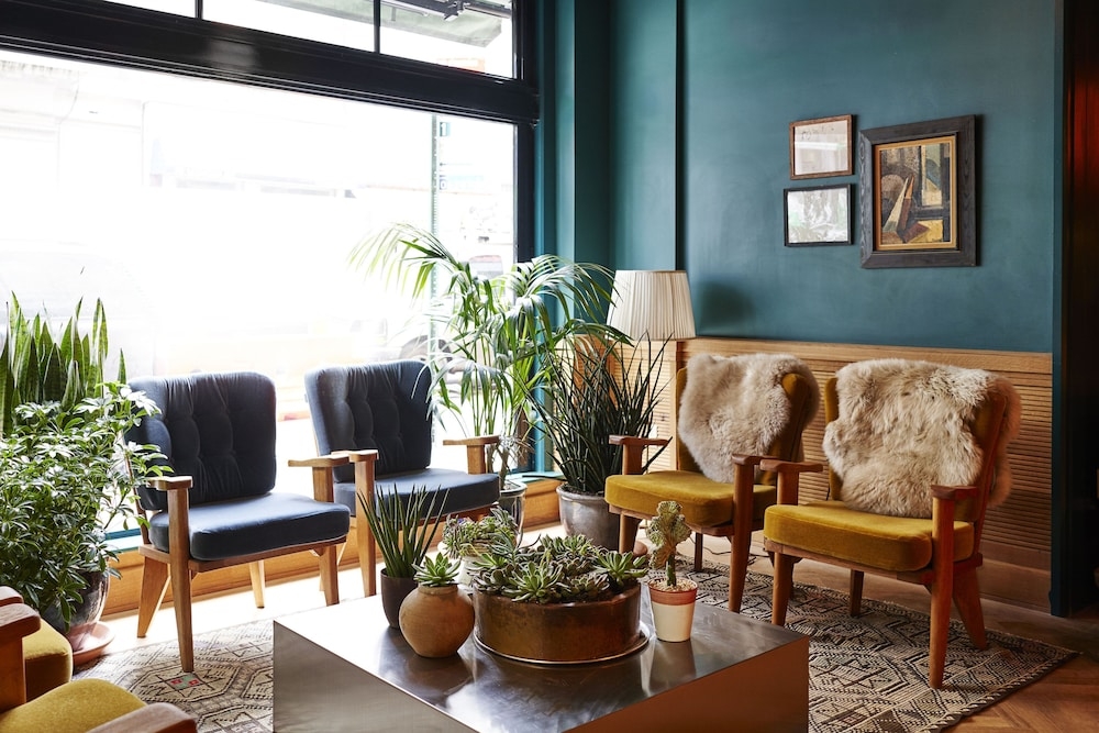 ロビー応接スペース