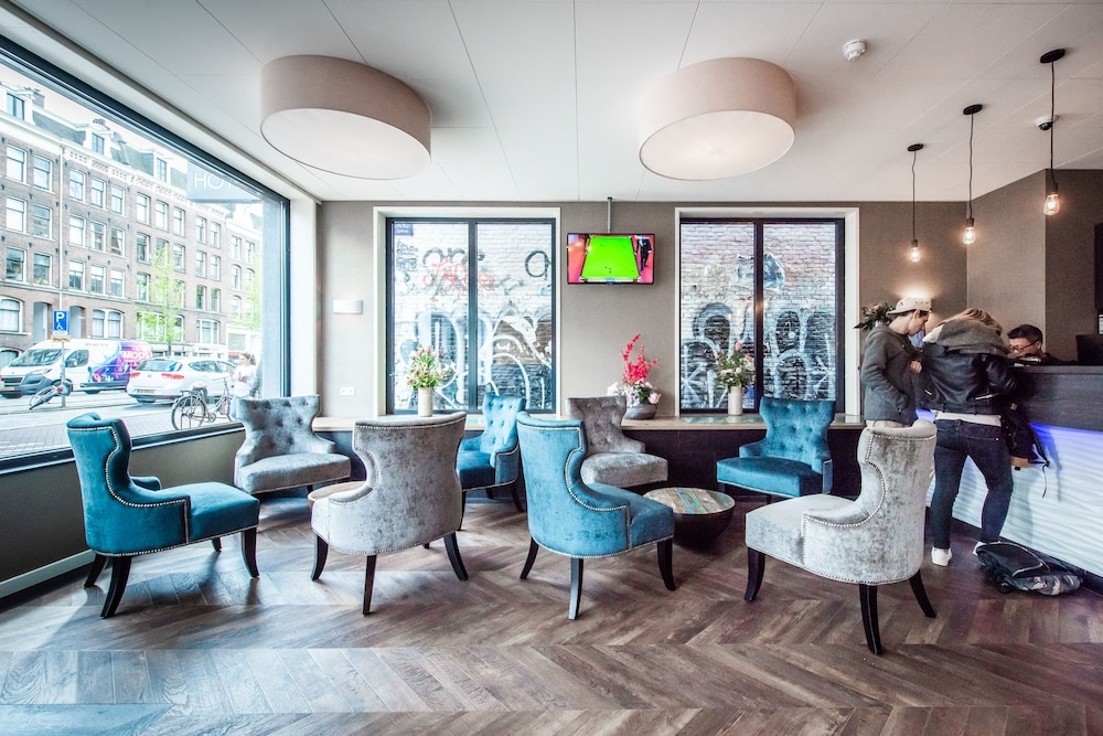 ロビーラウンジ