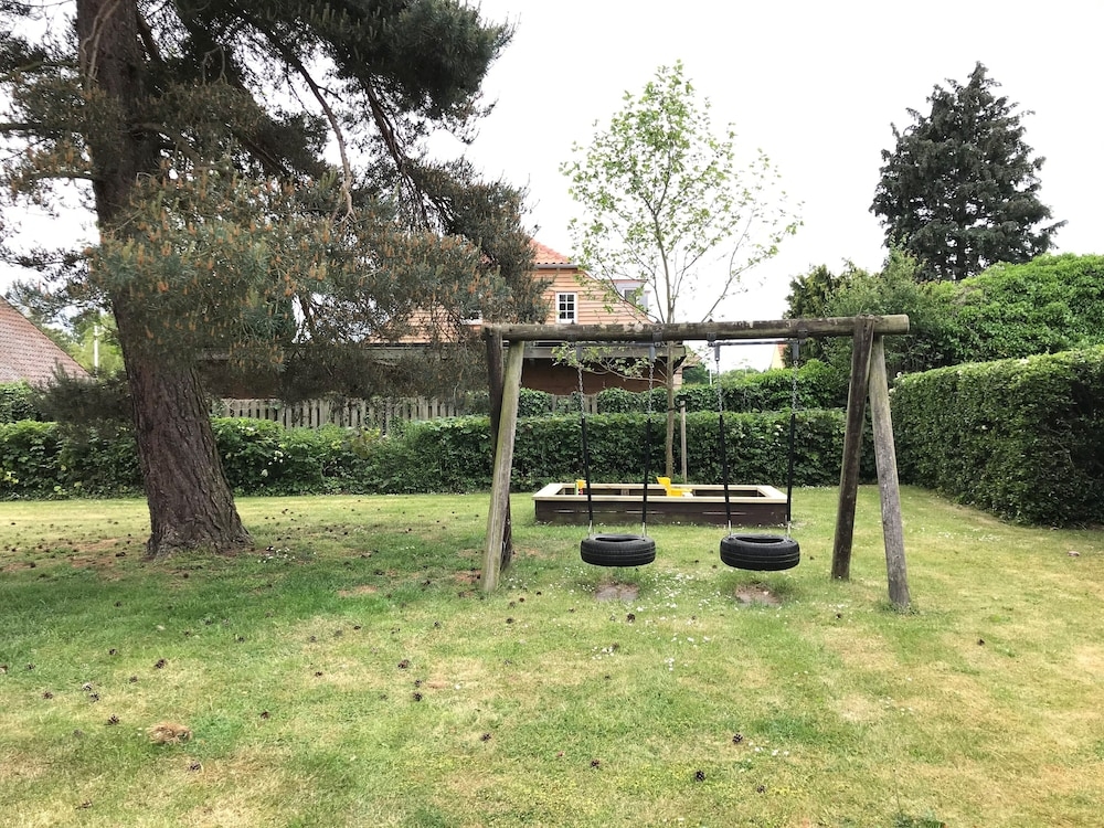 子供用の遊び場 - 屋外