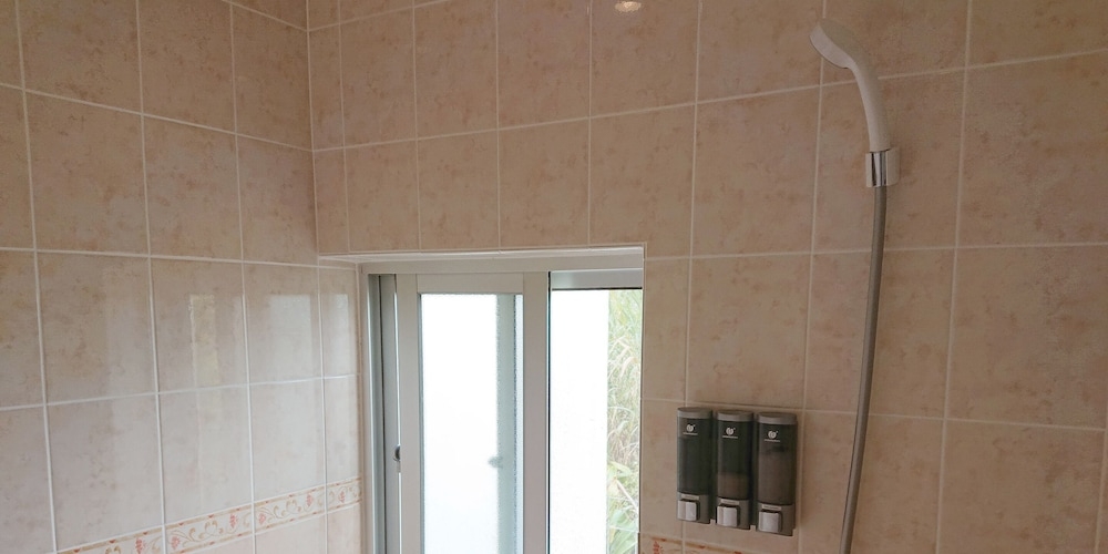 バスルームのシャワー