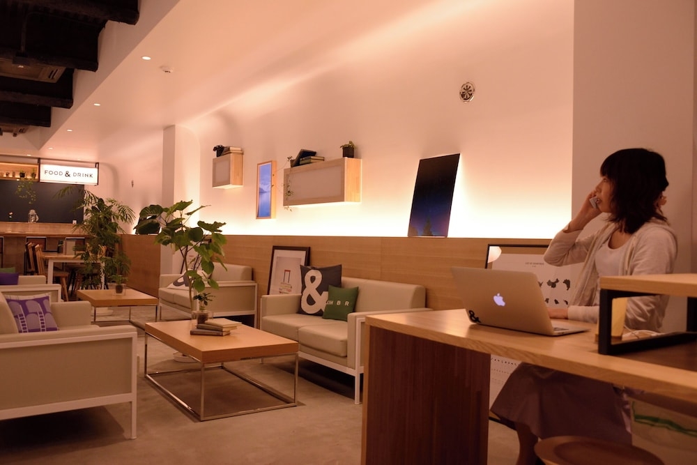 ロビーラウンジ