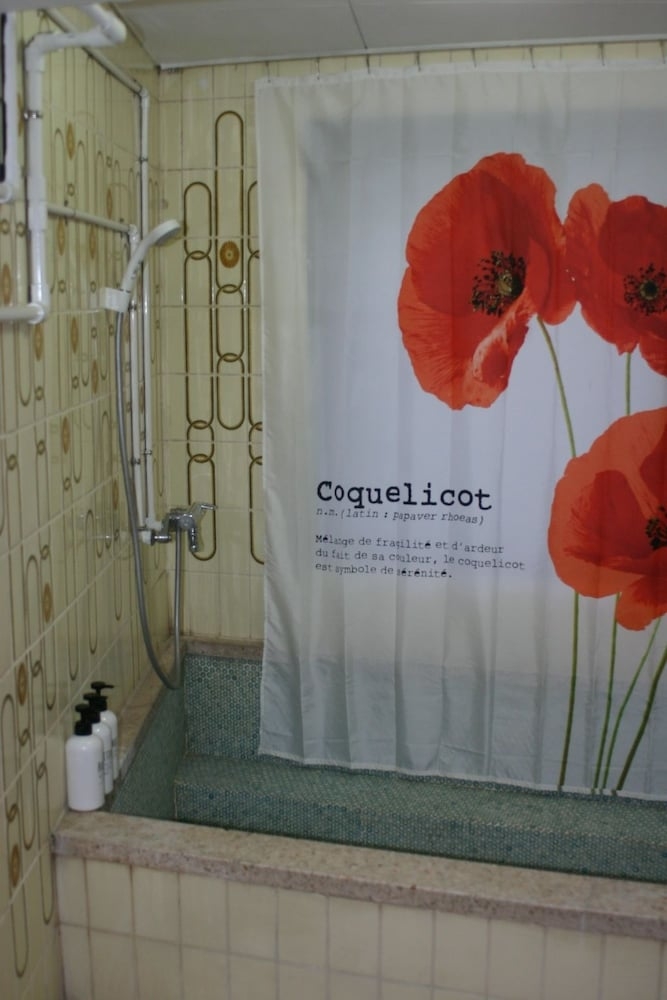 バスルームのシャワー