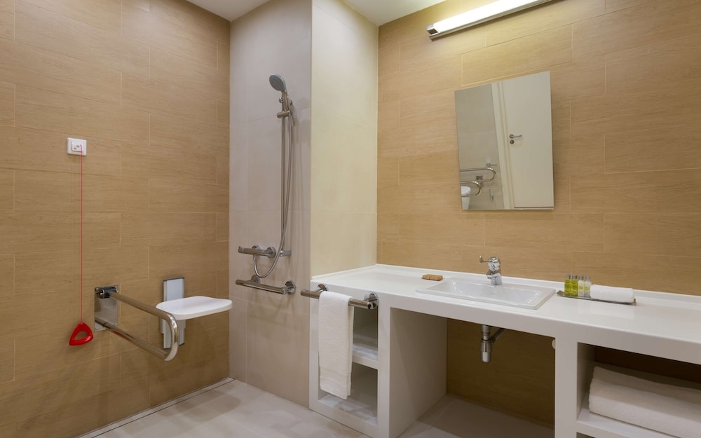 バスルームのシャワー