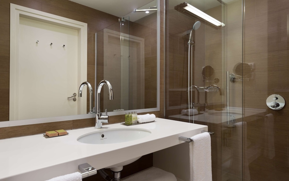 バスルームのシャワー