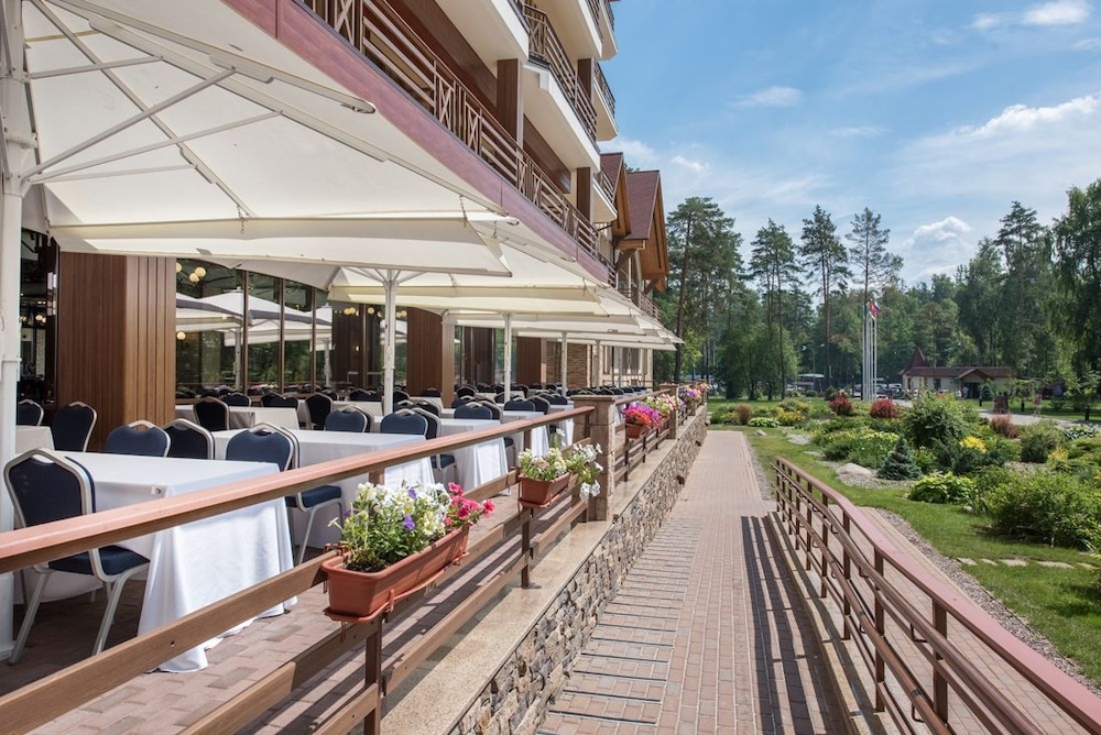 屋外ダイニングエリア