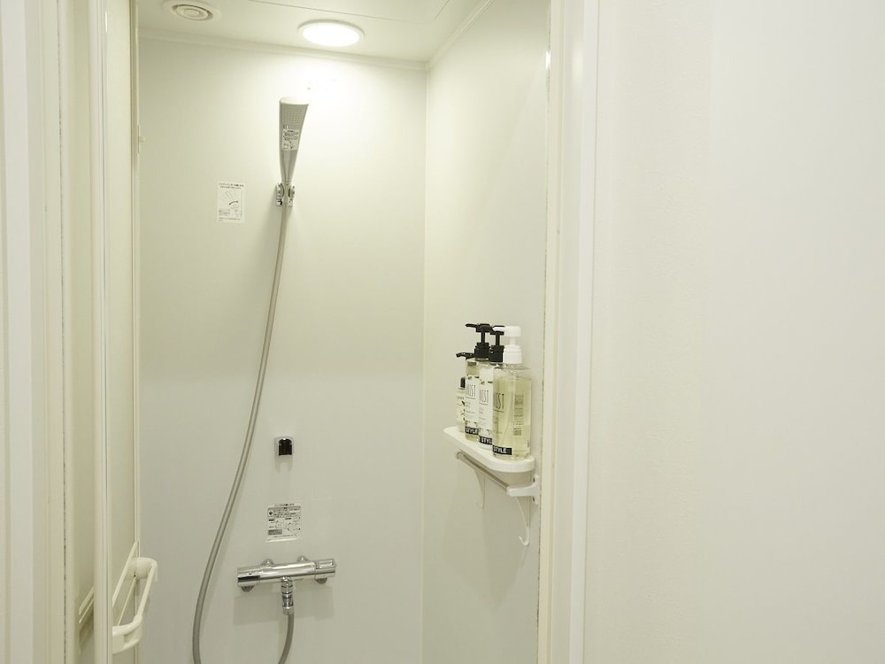 バスルームのシャワー