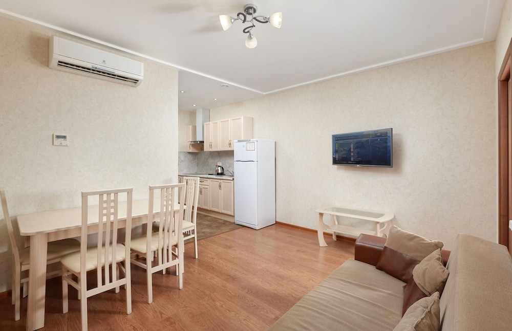 客室内のダイニングエリア