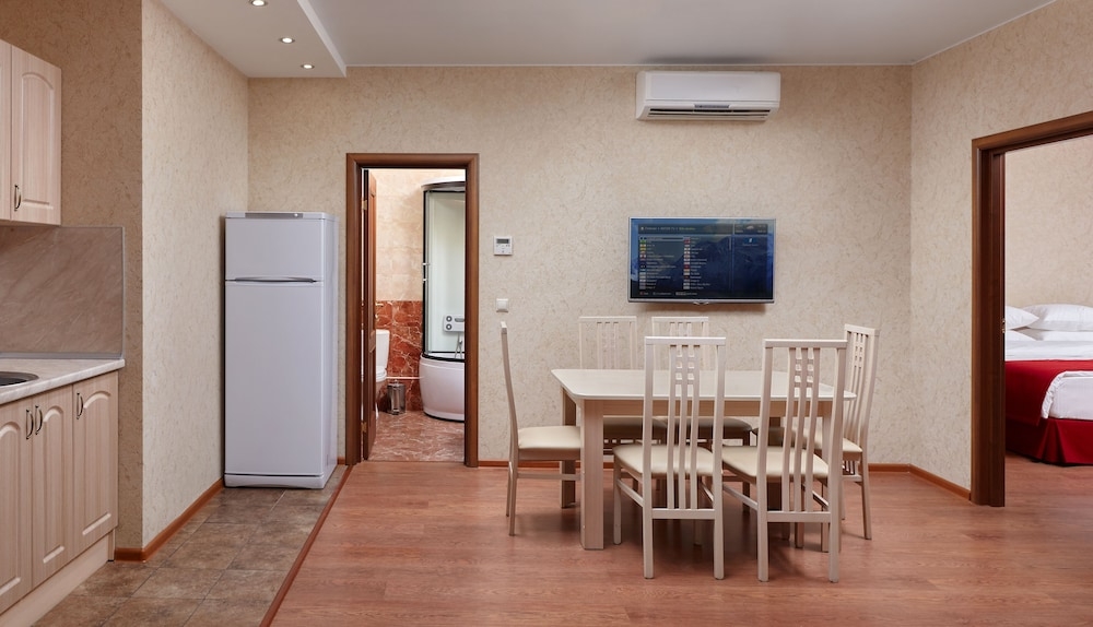 客室内のダイニングエリア